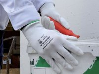 Guanti AIRPLUME bianchi in poliuretano protezione meccanica media Cofra (12paia)
