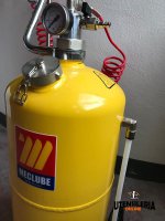 Pompa nebulizzatrice Meclube 24lt con lancia + sanificante concentrato 10lt AK 301 per 1000lt