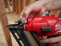 Chiodatrice a batteria Milwaukee M18 Fuel FFN-502C, chiodi 50-90mm