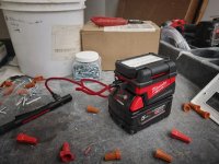 Faretto Led Milwaukee M18 ALIS-0 con testa direzionabile e funzione Power Bank, 1000 lumen