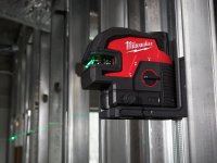 Livella laser Milwaukee M12 CLL4P a raggio verde con 2 linee con 4 punti piombo, portata 38 metri