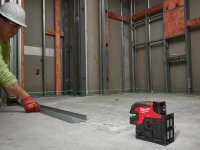 Livella laser Milwaukee M12 CLL4P a raggio verde con 2 linee con 4 punti piombo, portata 38 metri