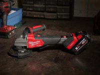 Smerigliatrice angolare Milwaukee M18 Fuel FSAGSVO 125mm con doppio interruttore in Set