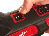 Tagliacavi a batteria Milwaukee M12 CC per cavi elettrici fino a 32mm