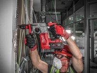 Tassellatore Milwaukee M18 Fuel BLHX SDS-Plus con 2 batterie, valigetta e 95 accessori