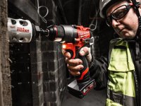 Trapano avvitatore Milwaukee M12 Fuel FDD2 con 2 batterie, caricabatterie e valigetta