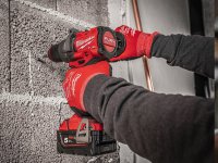 Trapano con percussione Milwaukee M18 Fuel FPD3 con 2 batterie, valigetta e 95 accessori