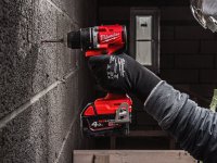 Trapano con percussione Milwaukee M18 BLPDRC con 2 batterie, caricabatterie e valigetta