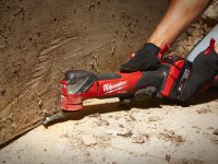 Utensile universale Milwaukee M18 Fuel FMT con 2 batterie 5.0Ah