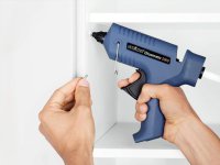 Pistola colla a caldo cordless Steinel Gluematic 5000 per riparazioni domestiche