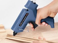 Pistola colla a caldo cordless Steinel Gluematic 5000 per riparazioni domestiche