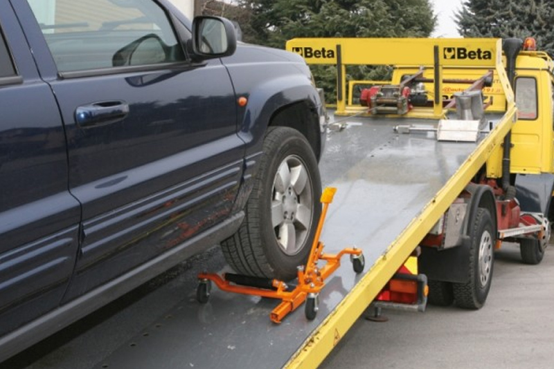 Dettaglio utilizzo carrello movimentazione veicoli Beta 3009