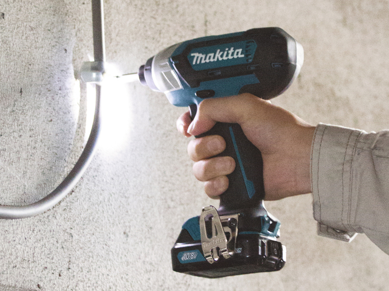 Utilizzo avvitatore ad impulsi Makita TD110D