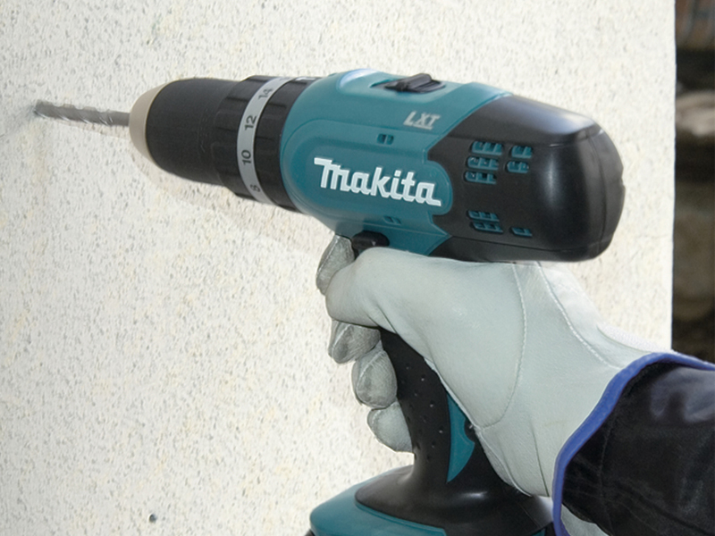 Dettaglio trapano avvitatore a percussione LXT Makita DRC300