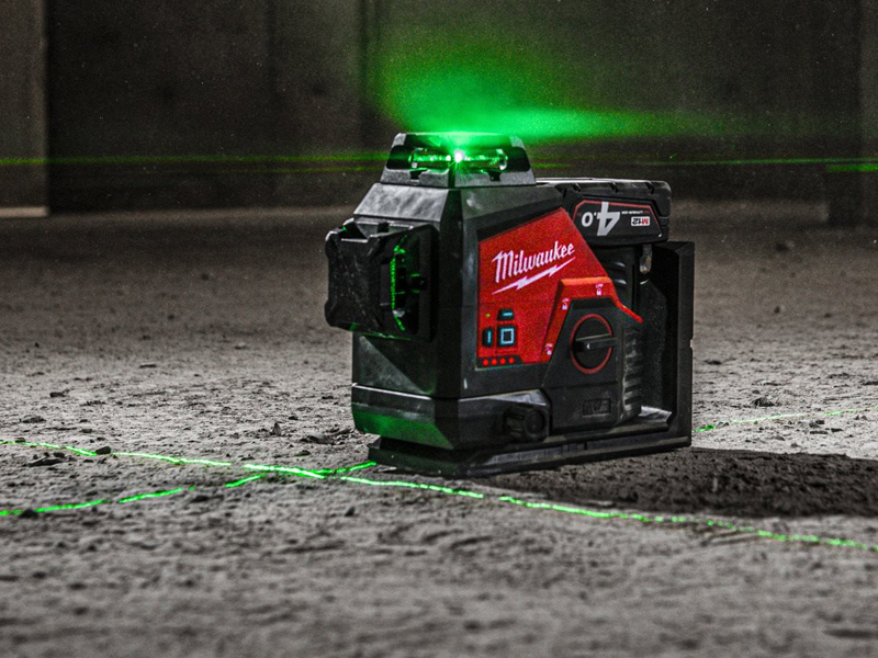 Kit livella laser Milwaukee M12 3PL a 3 linee verdi con accessori  [4933478960]